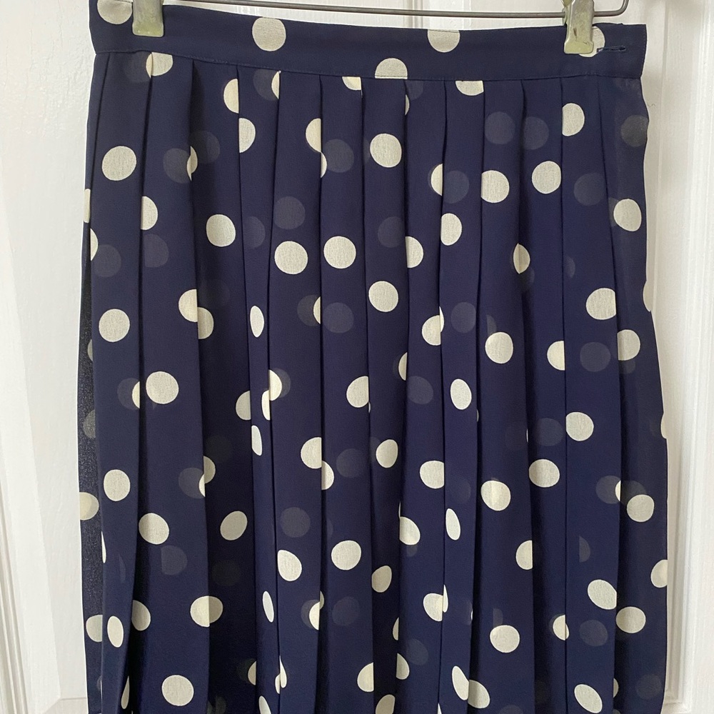 DKNY navy skirt size 6